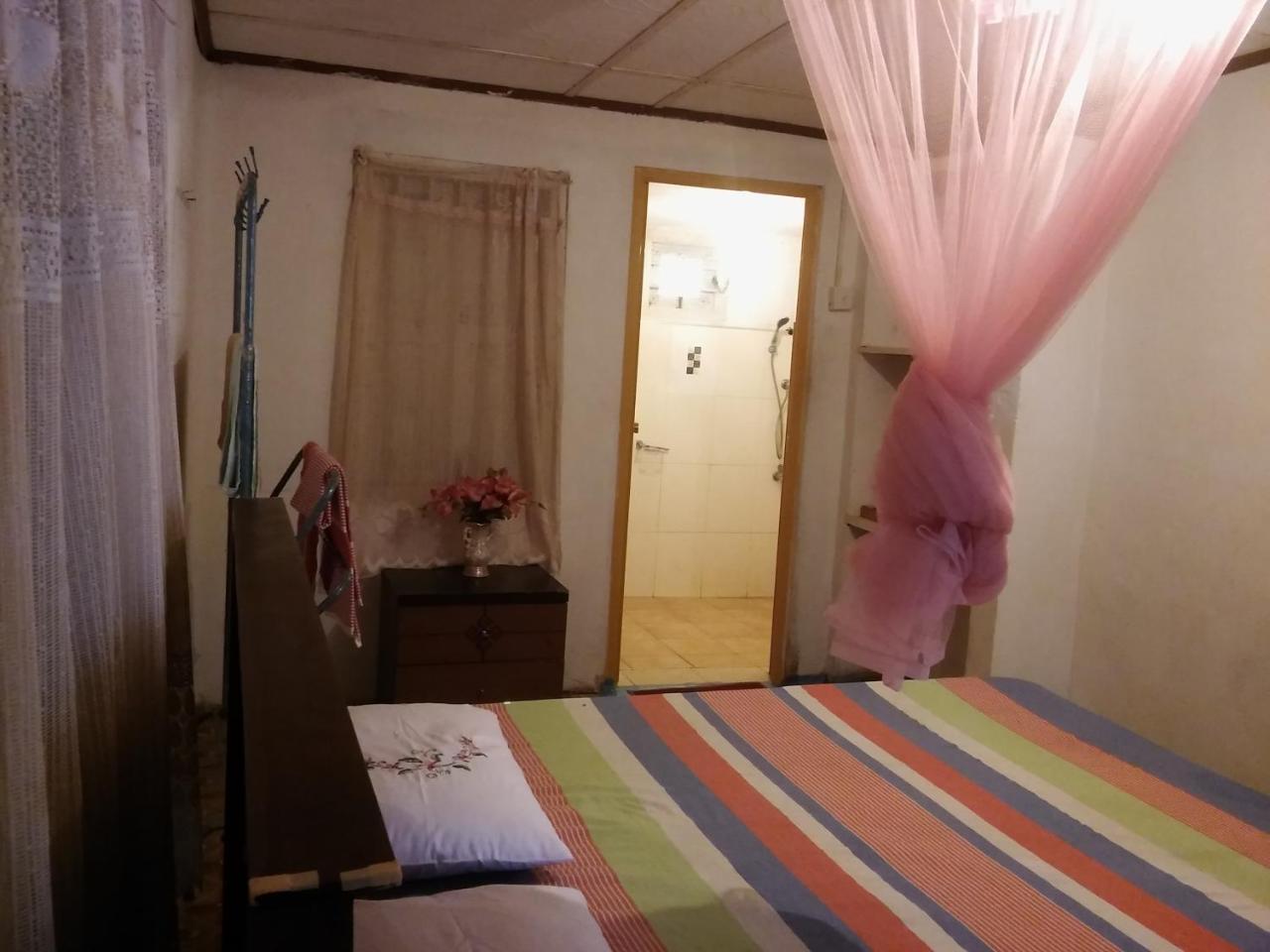 Thevindu Guest & Redmud Resturent Banduramulla Zewnętrze zdjęcie